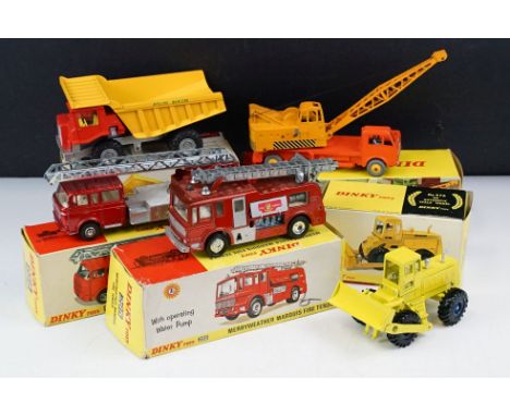 Five boxed Dinky diecast models to include 972 20-Tonn ‘Cole’s’ Lorry-Mounted Crane in orange with yellow crane and yellow hu