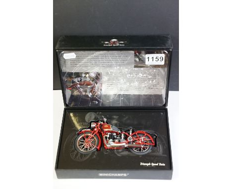 Boxed 1/12 scale Paul's Model Art Minichamps Classic Bike Series No 59 Triumph Speed Train 1939 in red diecast model, ex 