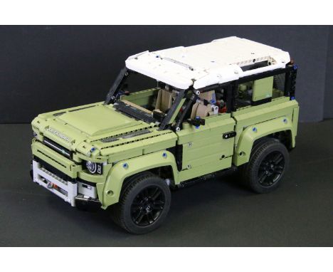 Lego - Lego Technic 42110 Land Rover Defender, all built and in vg condition, all appearing complete but unchecked for comple