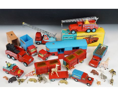 Collection of 10 Corgi Chipperfield Circus related diecast models to include boxed 1121 Chipperfield's Circus Crane Truck (Bo