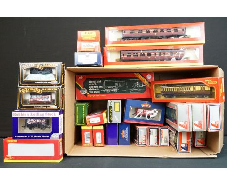 29 Boxed OO gauge items of rolling stock to include 9 x Hornby, 8 x Lima, 2 x Dapol, 2 x Bachmann, 2 x Palitoy Mainline and 1