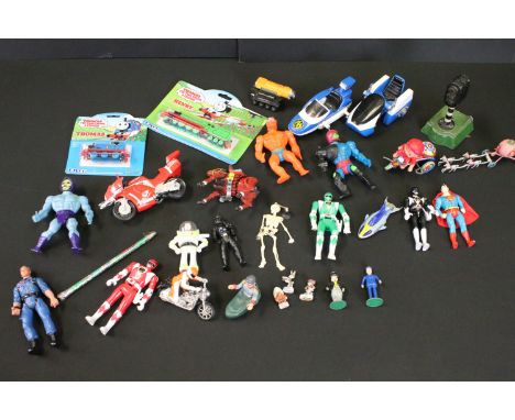Collection of 80s / 90s action figures &amp; toys to include 3 x Masters Of The Universe figures (Skeletor, Beast Man &amp; T