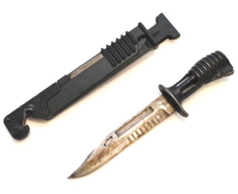 A 20th Century conflicts British SA80 rifle bayonet having a ribbed steel socket handle, single edged bowie shaped blade, bla