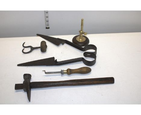 A selection of antique &amp; other tools 