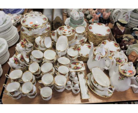 An extensive Royal Albert Old Country Roses pattern porcelain tea, coffee and dinner serviceCondition report: 17 first teacup