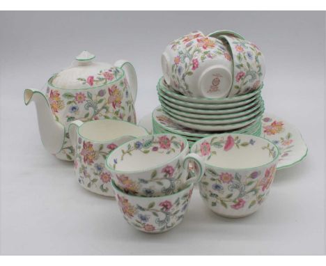 A Minton Haddon Hall 6-place tea serviceCondition report: Teapot – cracked.Six cups and saucers – appear OK.Five side plates 