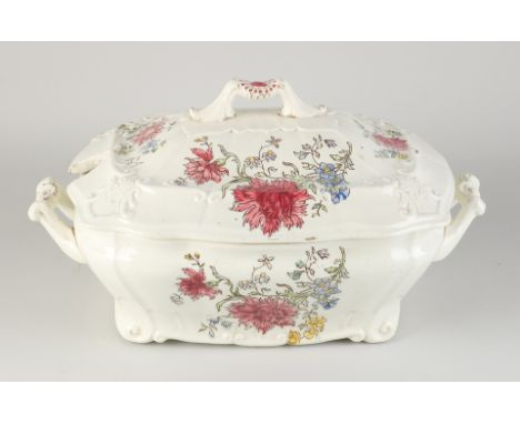 Antique Herend ceramic lidded bowl with floral decor.&nbsp;Circa 1900. One chip.&nbsp;Dimensions: 21 x 33 x 21 cm.&nbsp;In go
