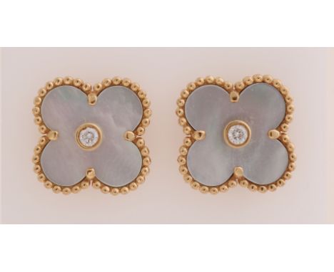 Beautiful yellow gold ear studs, 750/000, with mother-of-pearl and diamond.&nbsp;Marked: Van Cleef &amp; Arpels, model alhamb