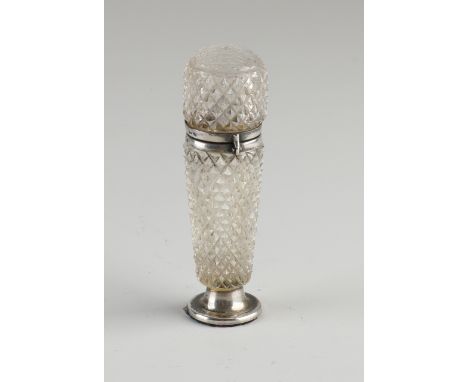 Crystal flask with silver base and collar, 833/000.&nbsp;Flacon with diamond cut placed on a round silver base and fitted wit