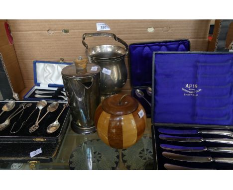 A mixed lot comprising cased christening spoon and fork, cased silver teaspoons, a silver handled pistol grip dessert knives,