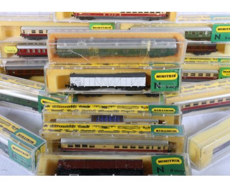 Collection of 26 Minitrix N gauge model railways coaches boxed