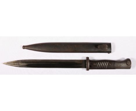 German Mauser bayonet K98 having blued steel fullered blade with ricasso stamped F Herd era Sn 1928 L, bakelite grip and meta