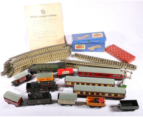 Hornby Dublo OO gauge model railways including 0-6-0 three rail tank locomotive BR69567 4-6-2 three rail Siver King locomotiv