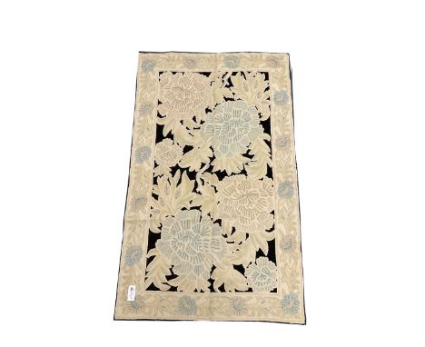 Kashmiri hand stick wool chain ivory ground rug, floral patterned fieldDimensions: Length/Width:&nbsp;145cm&nbsp; Depth/Diame