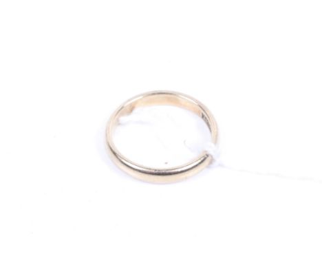 A 9ct gold wedding band. Hallmarks for Birmingham 1939 size J, 2.3g