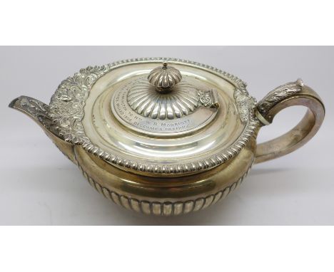 A silver teapot with fox hunting inscription, London 1905, 857g, 27oz