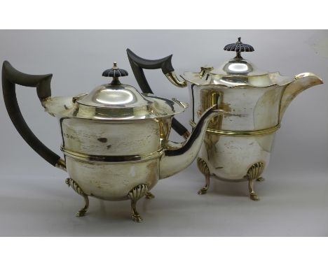 A silver teapot, Birmingham 1907, 556g, and a plated hot water pot in a similar style