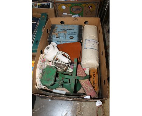 A BOX OF ASSORTED VINTAGE ITEMS INC A BOXED RUG MAKER, SCALES & WEIGHTS, BAKELITE HAIRDRYER ETC