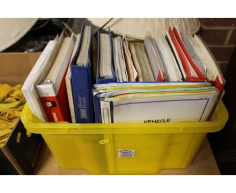A BOX OF ASSORTED VINTAGE FIRE ENGINE & FIRE PUMP MANUALS
