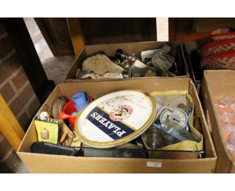 TWO TRAYS OF ASSORTED VINTAGE ITEMS TO INC COALPORT, PLAYERS TRAYS,E ETC.
