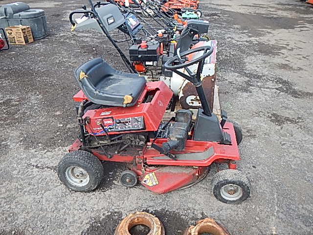 TORO WHEEL HORSE 825 MOWER