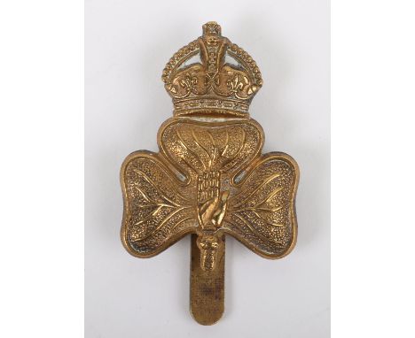 Great War Kitchener’s Army 14th Young Citizens Battalion Royal Irish Rifles Cap Badge, brass crowned shamrock with hand of Ul