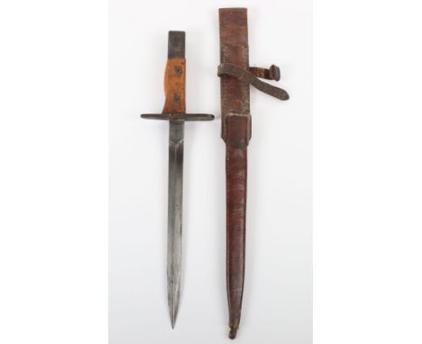 Scarce Japanese Dutch 1895 Converted Bayonet, with wooden grips, leather scabbard with fitted leather frog attached. Thin dou