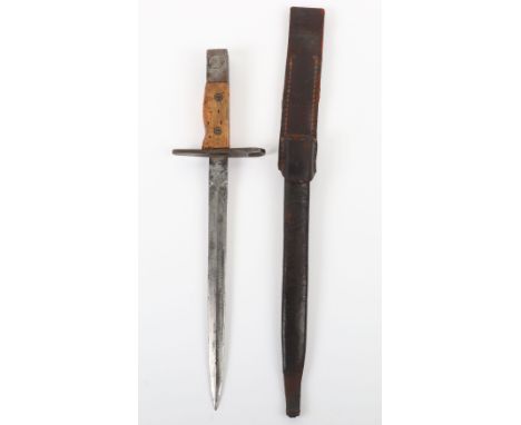 Scarce Japanese Dutch 1895 Converted Bayonet, with wooden grips, leather scabbard with fitted leather frog attached. Thin dou