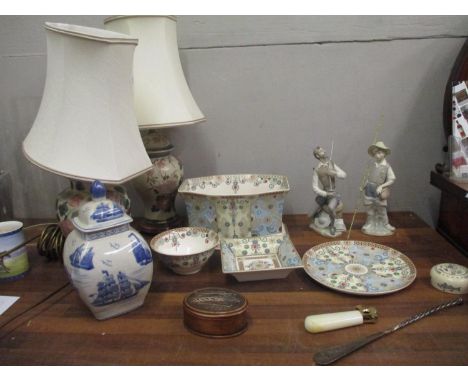 Ceramics and collectables to include Spode Jewel Turquoise and Pearls pattern ceramics, two Oriental crackle glazed lamps, an