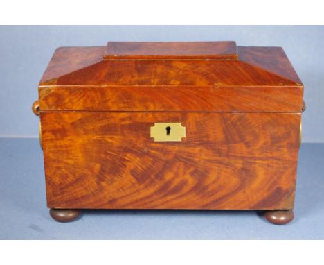 William IV walnut sarcophagus tea caddy 35cm wide, 20.5cm high