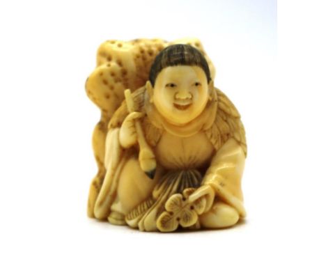 Antique Japanese ivory seated man netsuke late 19th century, 3.5cm high approx., NB Export only permitted with CITES document