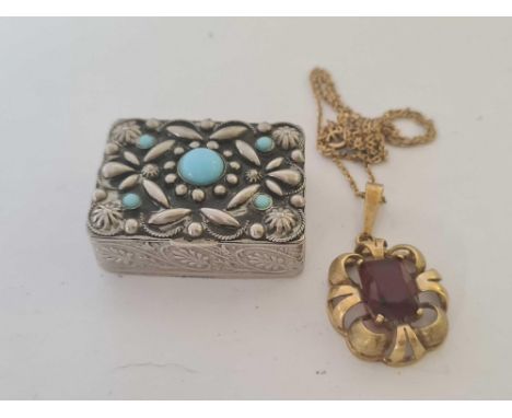 WHITE METAL SNUFF BOX & PENDANT ON CHAIN