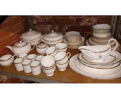 SHELF OF WEDGWOOD CAVENDISH PART DINNER / TEA SERVICE