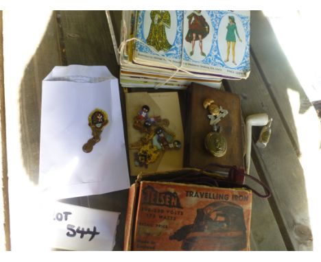 Collectables : Vintage selection incl plane, compass, badges, golly badges, tea cards, iron etc interesting lot.