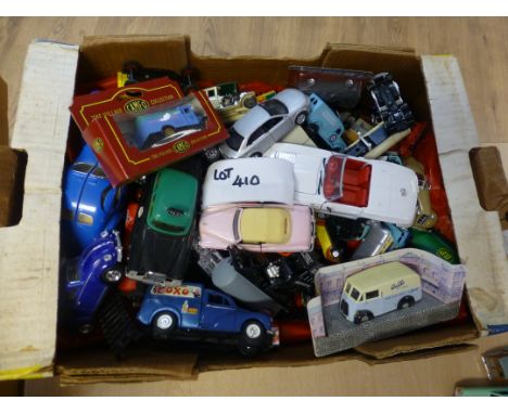 Die-cast : Large box of modern vehicles, some larger scale, heavy box.