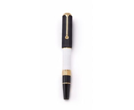 MONTBLANC, WRITERS EDITION, WILLIAM SHAKESPEARE A LIMITED EDITION FOUNTAIN PEN, NO. 2715/8700, 2016 Cap and Barrel: Black res