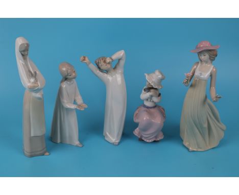 5 Nao figures