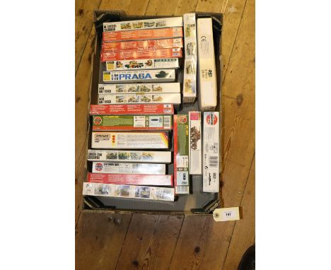 20 unmade plastic Military vehicle kits. By Airfix, Esci, Hasegawa, Matchbox, Fujimi, etc. 1/72 and 1/76, scales. Including T