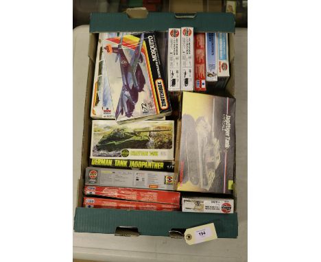 20 unmade military related plastic kits/figures by ESCI, Airfix, Matchbox, Hasegawa etc. Scales 1:72 &amp; 1:76 Including Boe