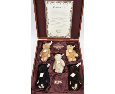A scarce 1997 British Collector's wooden boxed set of 5 Steiff U.K. Baby Bears 1989-1993. A low Limited Edition set to celebr