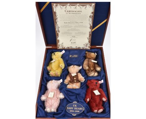A scarce 1999 British Collector's wooden boxed set of 5 Steiff U.K. Baby Bears 1994-1998. A low Limited Edition set, comprisi