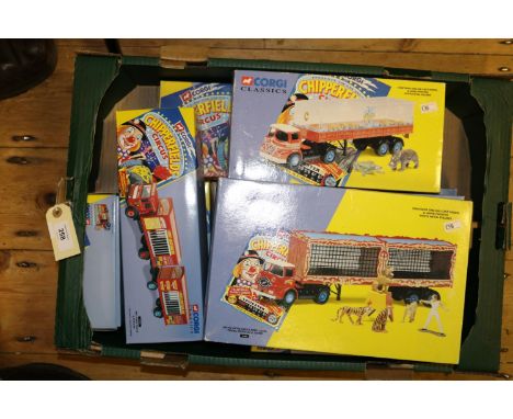 10 Corgi Chipperfields. ERF KV artic with cages and animals 11201. Land Rover, Morris Minor Pick-Up, Thames Trader and AEC Fi