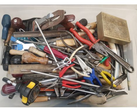 A mixed collection of hand tools to include planes, chisels, spanners, pliers etc (1 tray). 