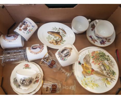 A mixed collection of items to include Queen Anne trio, commemorative items include mugs, glasses, Royal Worcester Evesham cu