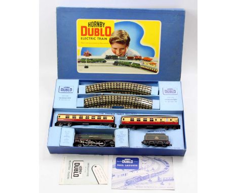EDP12 Hornby Dublo 'Duchess of Montrose' passenger set, matt loco and tender with two red and cream coaches, all (NM), with l