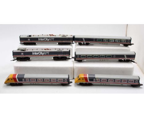 Hornby class 370 ‘APT’ EMU ‘City of Derby’ six cars including two driving cars. With two power cars but one missing pantograp