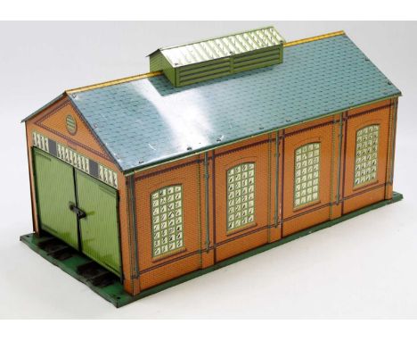 1935-41 Hornby 0-gauge clockwork Engine Shed No.2, green base, yellow ridge tiles, inside of doors plain. Silvering looks as 