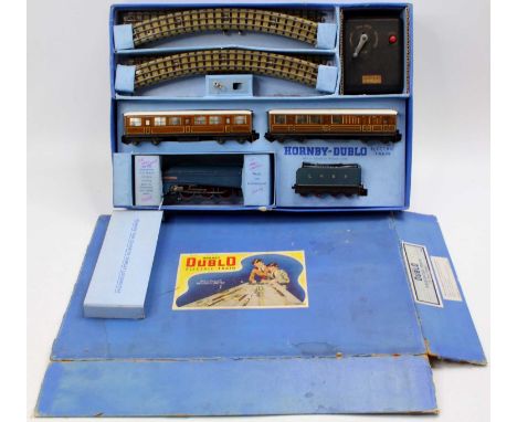 EDP1 post war Hornby-Dublo 3-rail ‘Sir Nigel Gresley’ passenger set comprising 4-6-2 loco No.7 &amp; tender, only minimal coa
