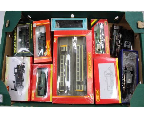 One tray of loose and boxed 00 gauge locomotives and stock to include a Hornby R666 Cartic car carrier, a London South Wester