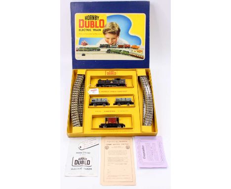 EDG16 Hornby-Dublo 3-rail tank goods set comprising EDL17 0-6-2 BR lined black loco 69567, two BR open wagons &amp; BR(E) goo
